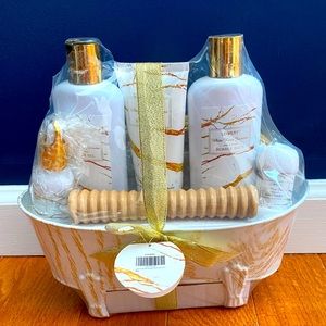 New white rose jasmine bath set
